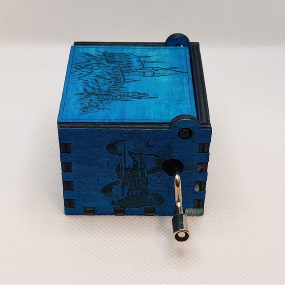 Harry Potter Wooden Crank Laser Engraved Musical Box - Picture 3 of 7